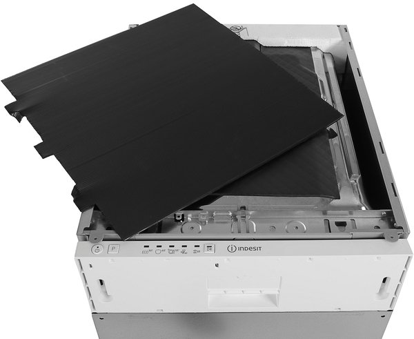 Посудомийна машина Indesit DSIE 2B10