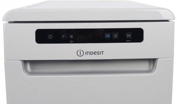 Посудомийна машина Indesit DSFO3T224C