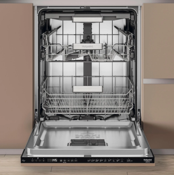 Посудомийна машина Hotpoint Ariston HM7 42 L