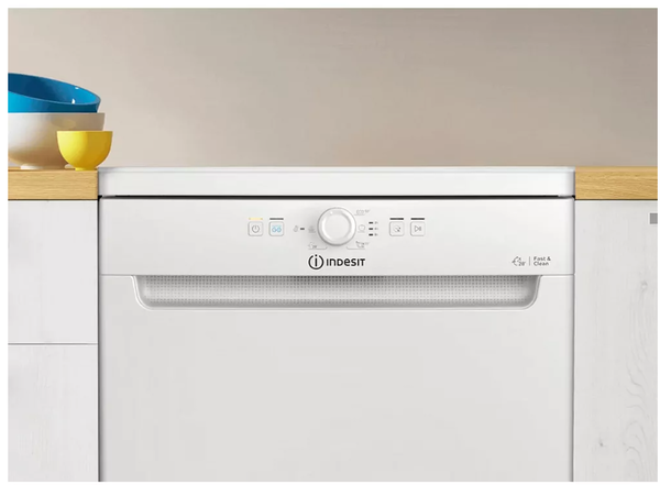 Посудомийна машина Indesit D2F HK26