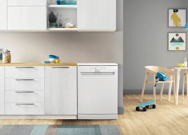 Посудомийна машина Indesit D2F HK26