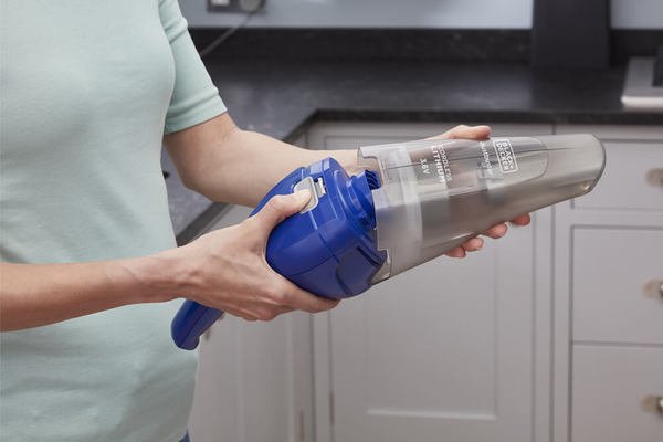 Портативний BLACK&DECKER акум. пилосмок NVC115WA