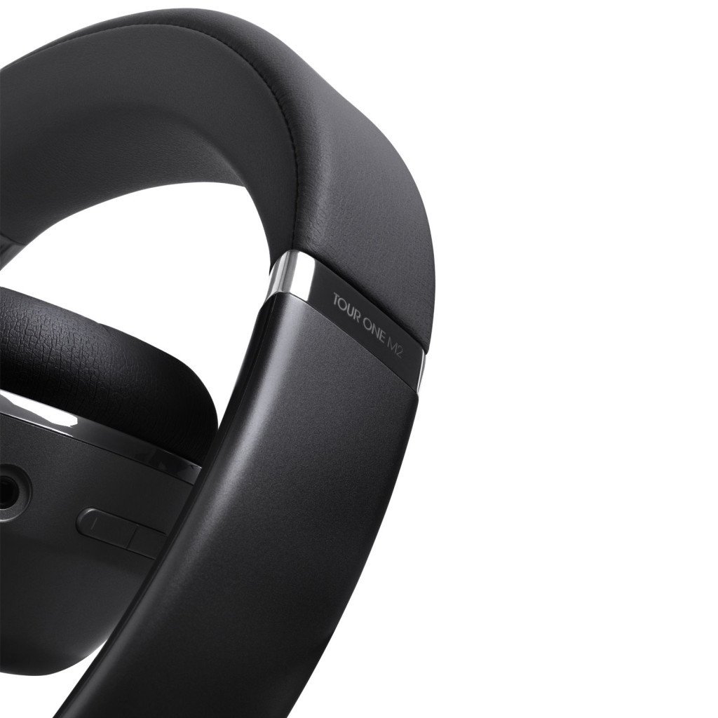 Гарнітура JBL TOUR ONE M2 Black (JBLTOURONEM2BLK)