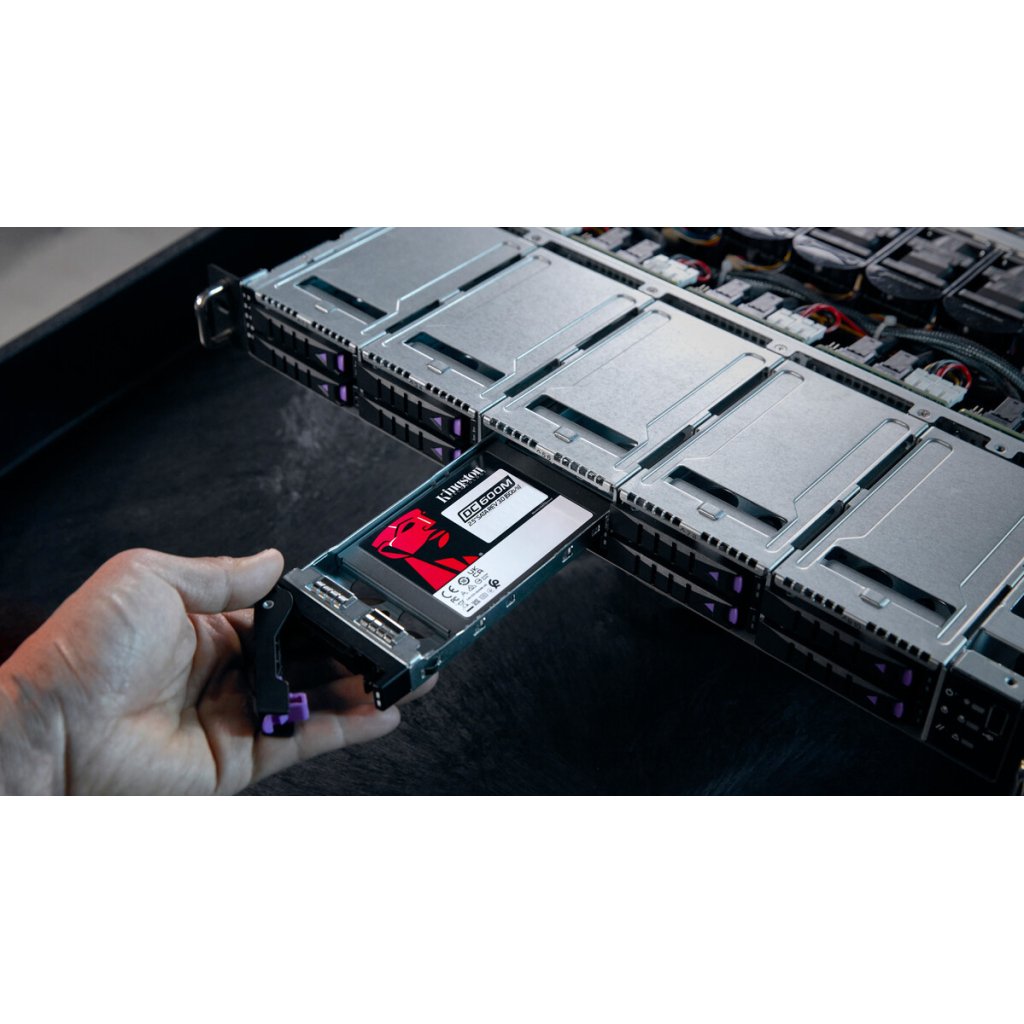 Накопичувач SSD 2.5″ 960GB Kingston (SEDC600M/960G)
