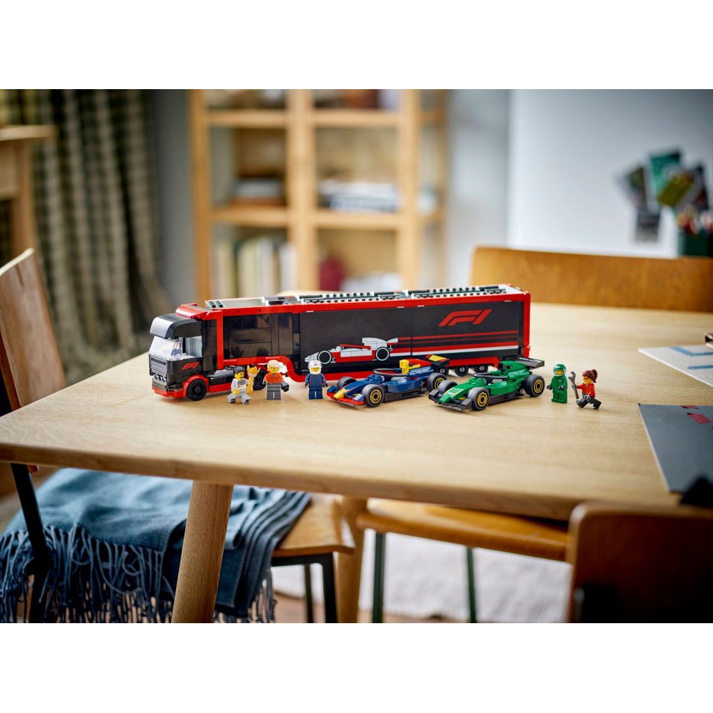Конструктор LEGO City Вантажівка F1 з автомобілями RB20 та AMR24 (60445)