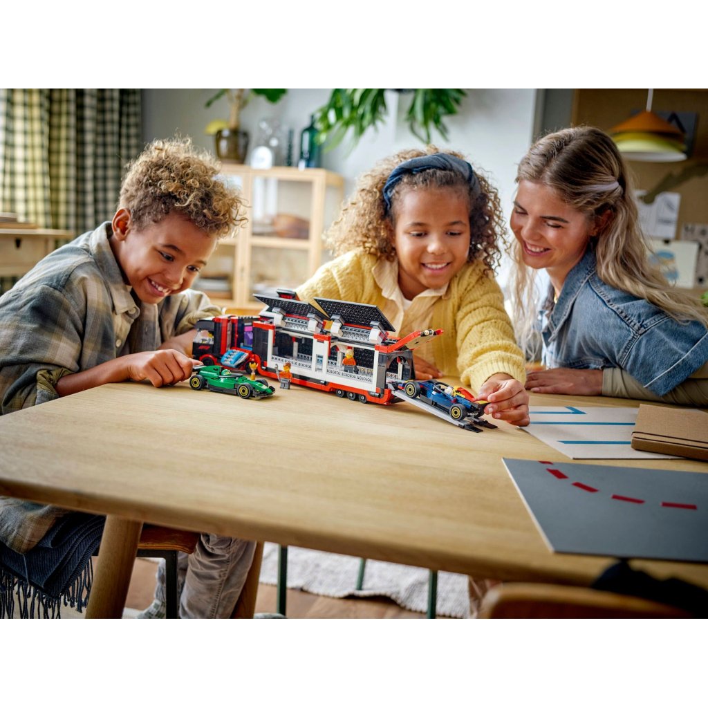 Конструктор LEGO City Вантажівка F1 з автомобілями RB20 та AMR24 (60445)
