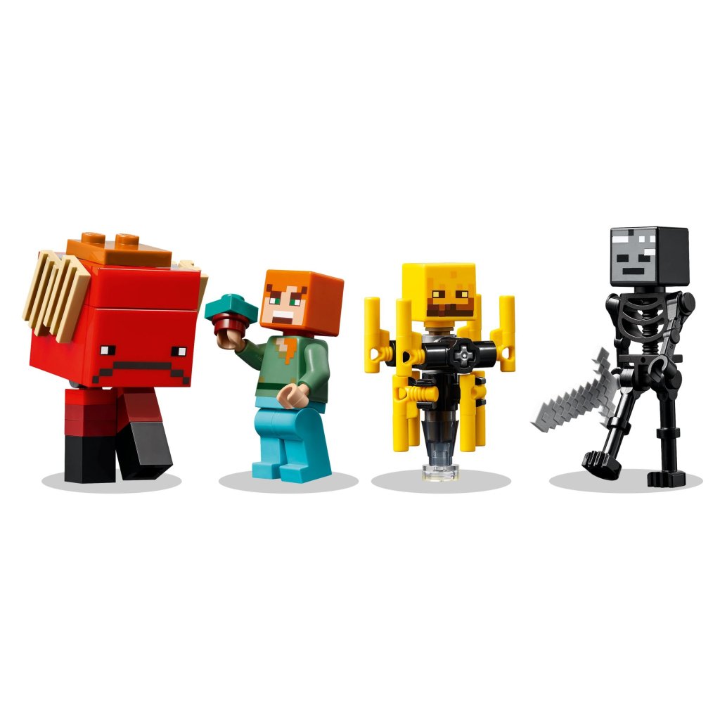 Конструктор LEGO Minecraft Битва з лавою у Незері (21266)