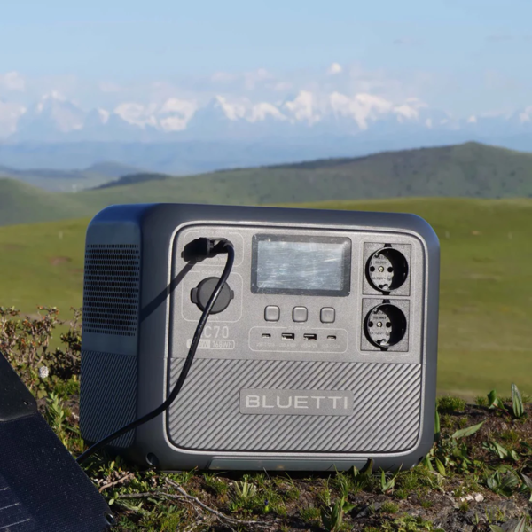 Портативна зарядна станція Bluetti AC70